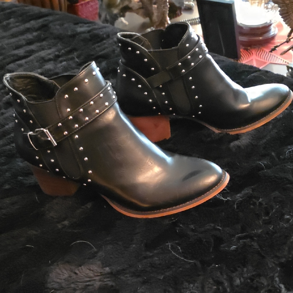 Olivia Miller Black Studded Ankle Booties